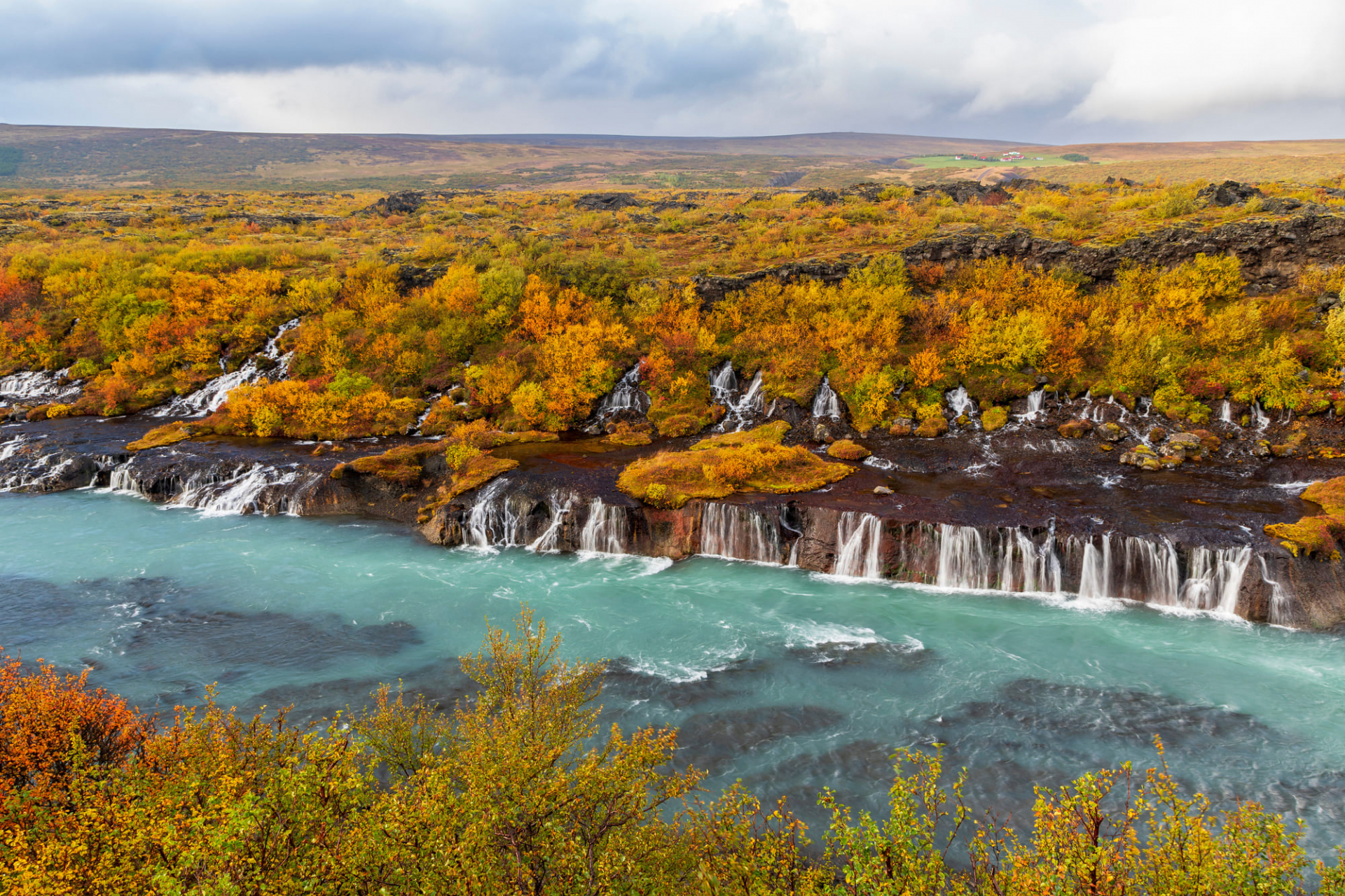 waterfall-automn-iceland